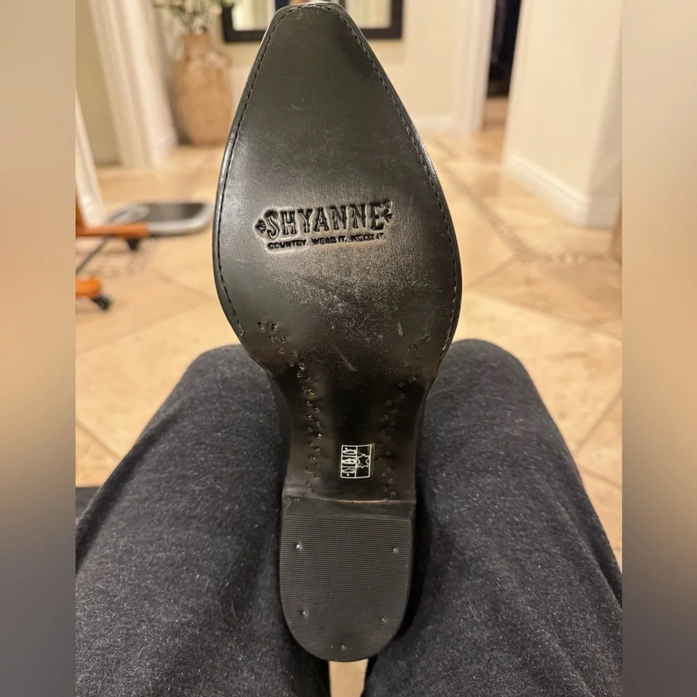 Shyanne Black Leather Western Boots - Picture 9 of 11